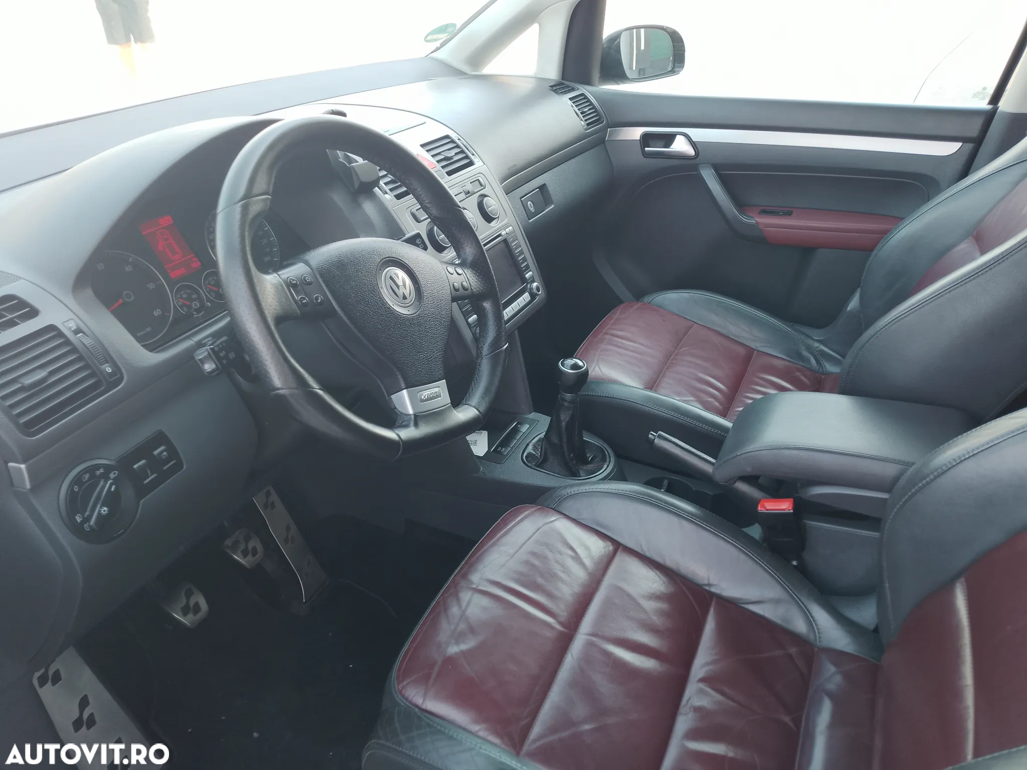 Volkswagen Touran 2.0 TDI DPF R-Line Edition - 7