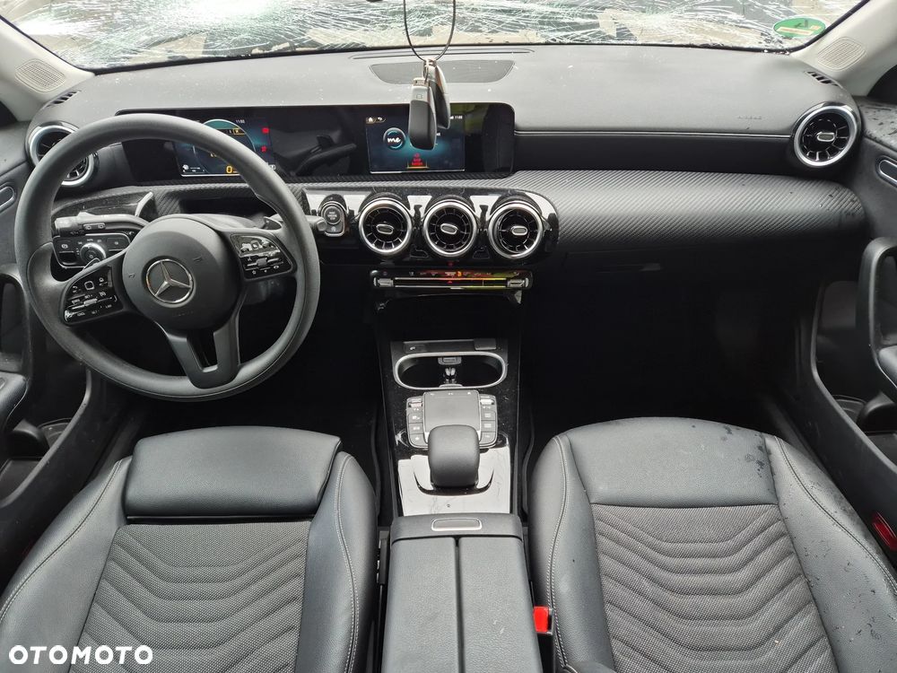Mercedes-Benz CLA 180 d 8G-DCT - 2