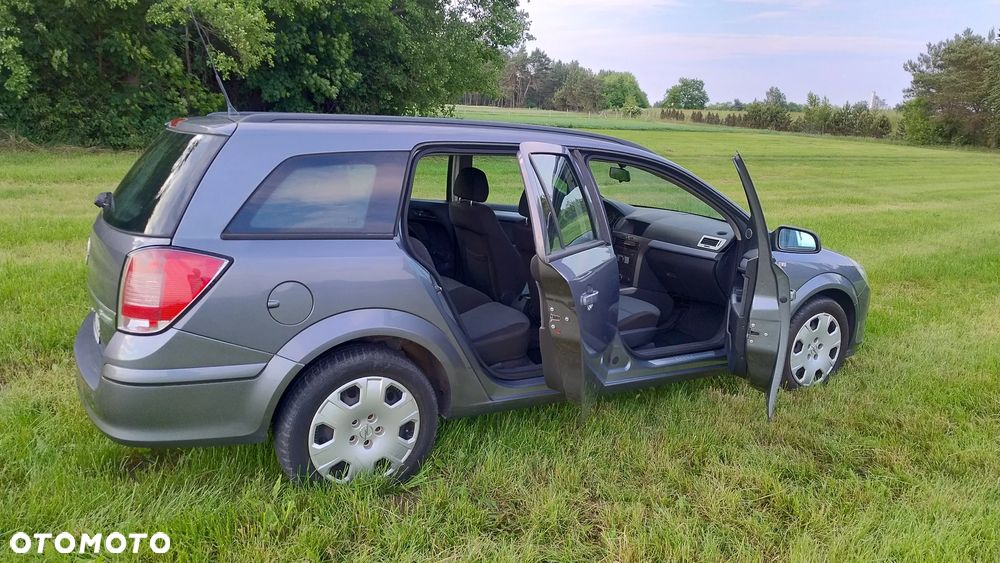 Opel Astra 1.6 Caravan Enjoy - 31