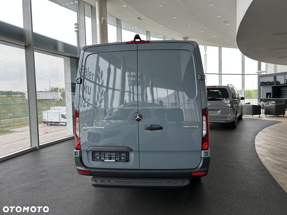 Mercedes-Benz Sprinter - 7