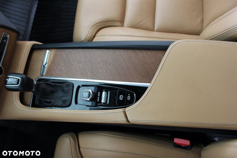 Volvo XC 90 T6 AWD Geartronic Inscription - 17