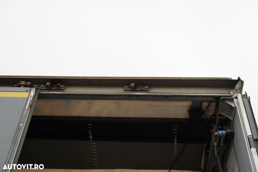 Fruehauf / CORTINĂ / STANDARD / ELEVATOR DHOLLANDIA 2.000 kg / PODEA PUTERNICĂ - 15