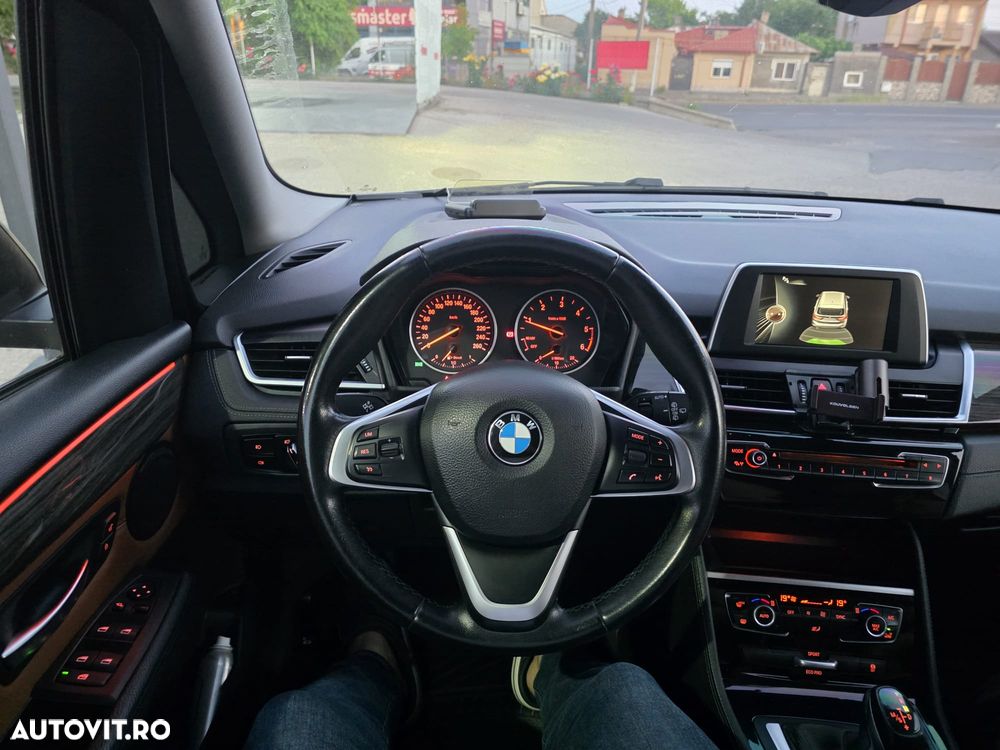 BMW Seria 2 220d AT Luxury Line - 7