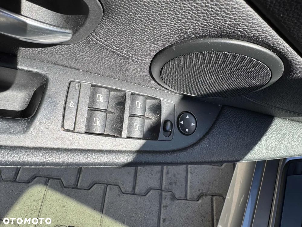 BMW Seria 5 520d - 13