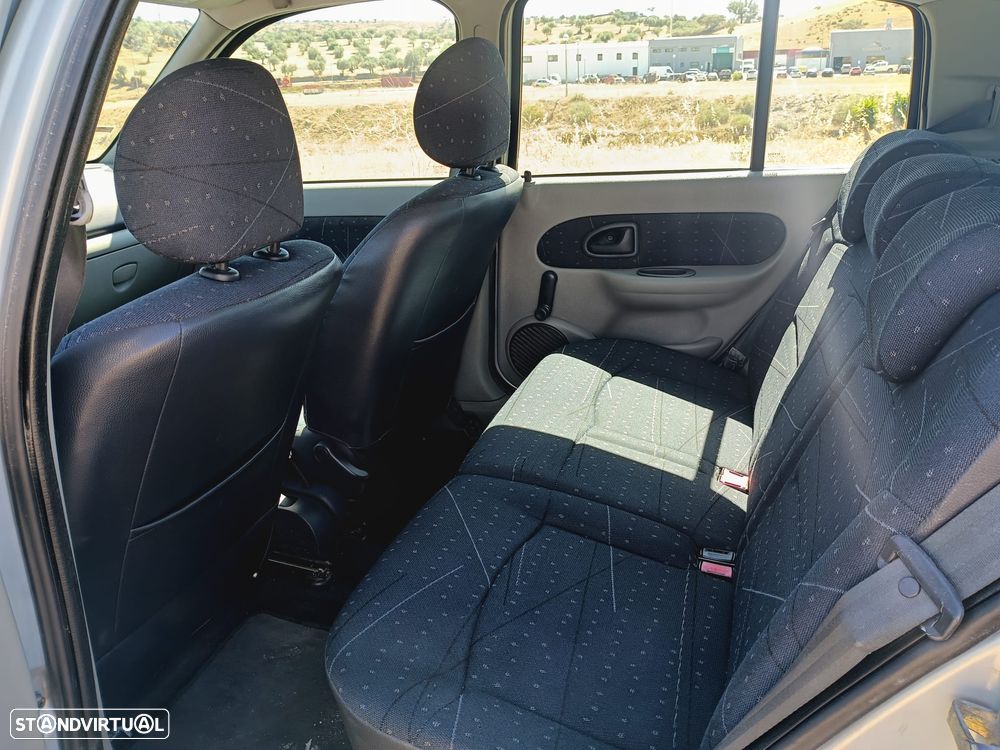 Renault Clio 1.2 16V S - 6