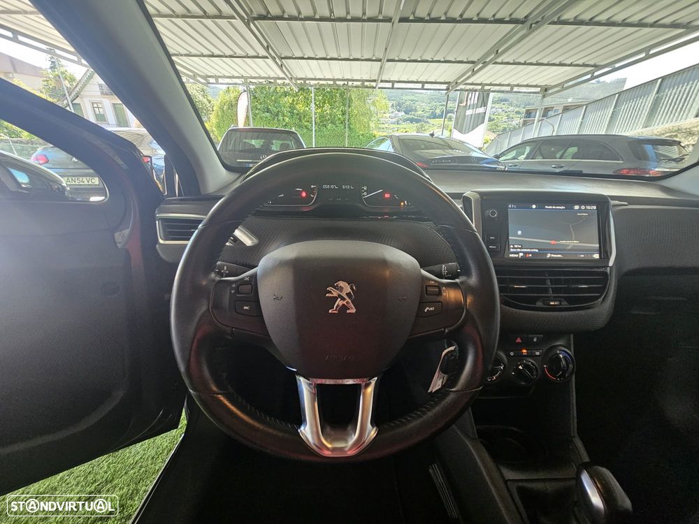 Peugeot 208 1.2 PureTech Signature - 18