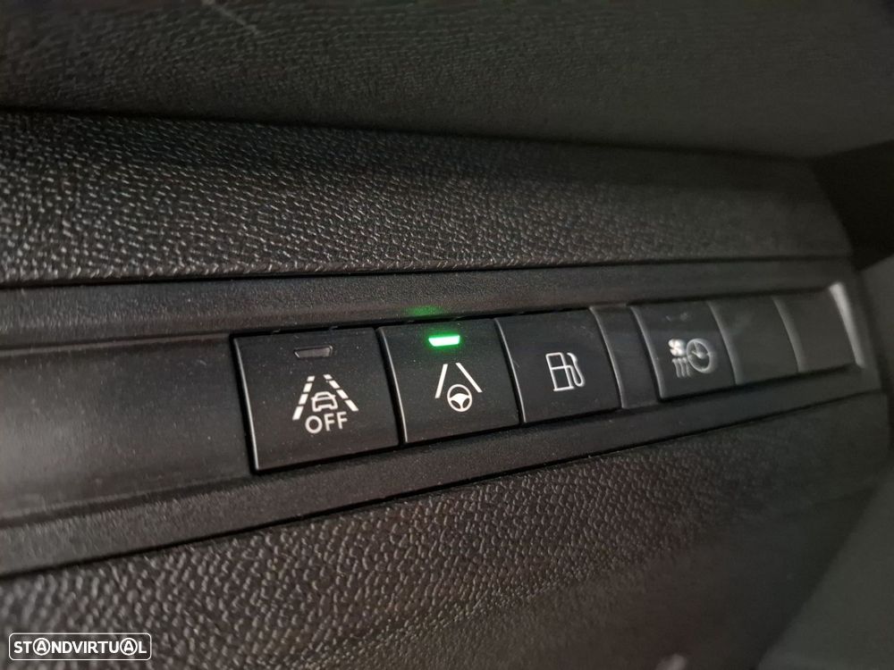 Peugeot 3008 1.6 Hybrid GT e-EAT8 - 27