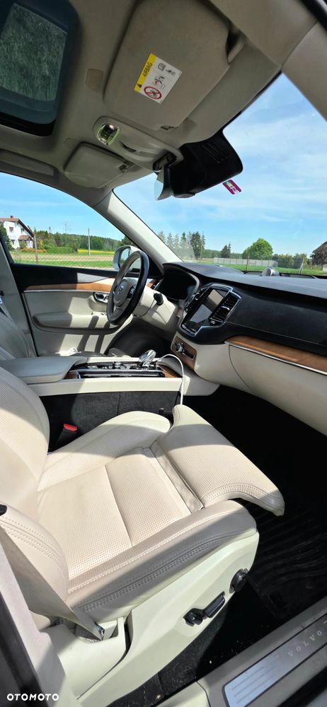 Volvo XC 90 - 8