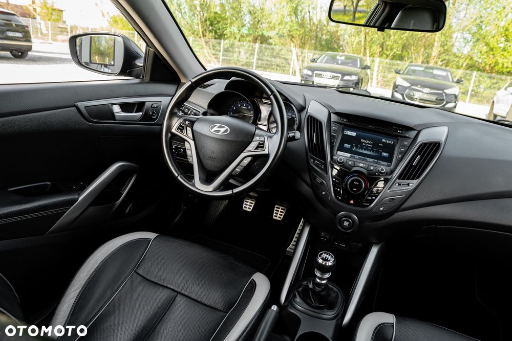 Hyundai Veloster 1.6 Turbo Premium - 27