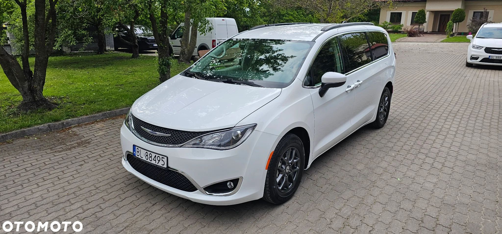 Chrysler Pacifica - 1