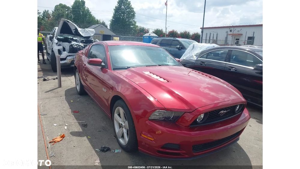 Ford Mustang 5.0 V8 GT - 2