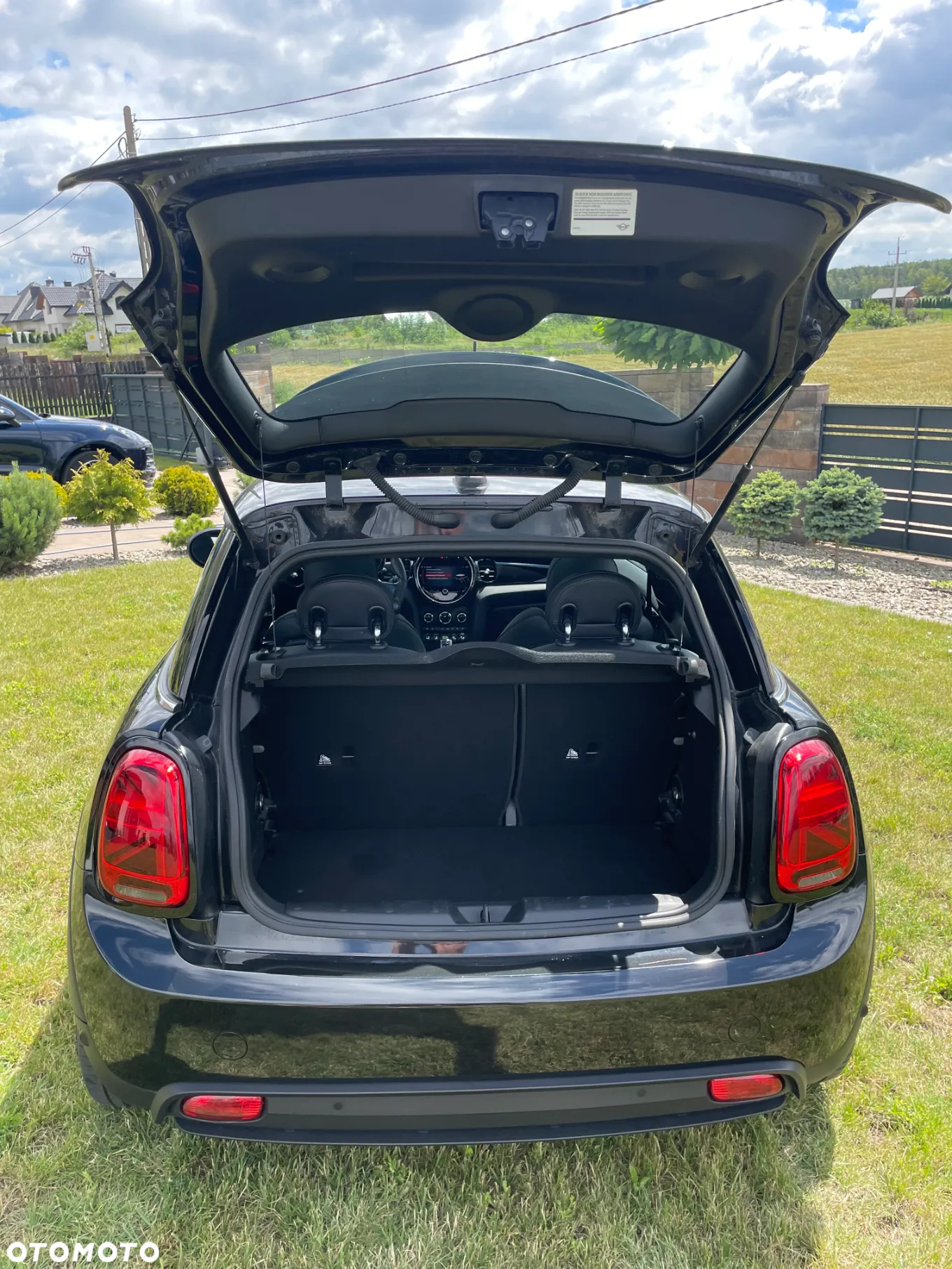 MINI Cooper SE Essential Trim - 14