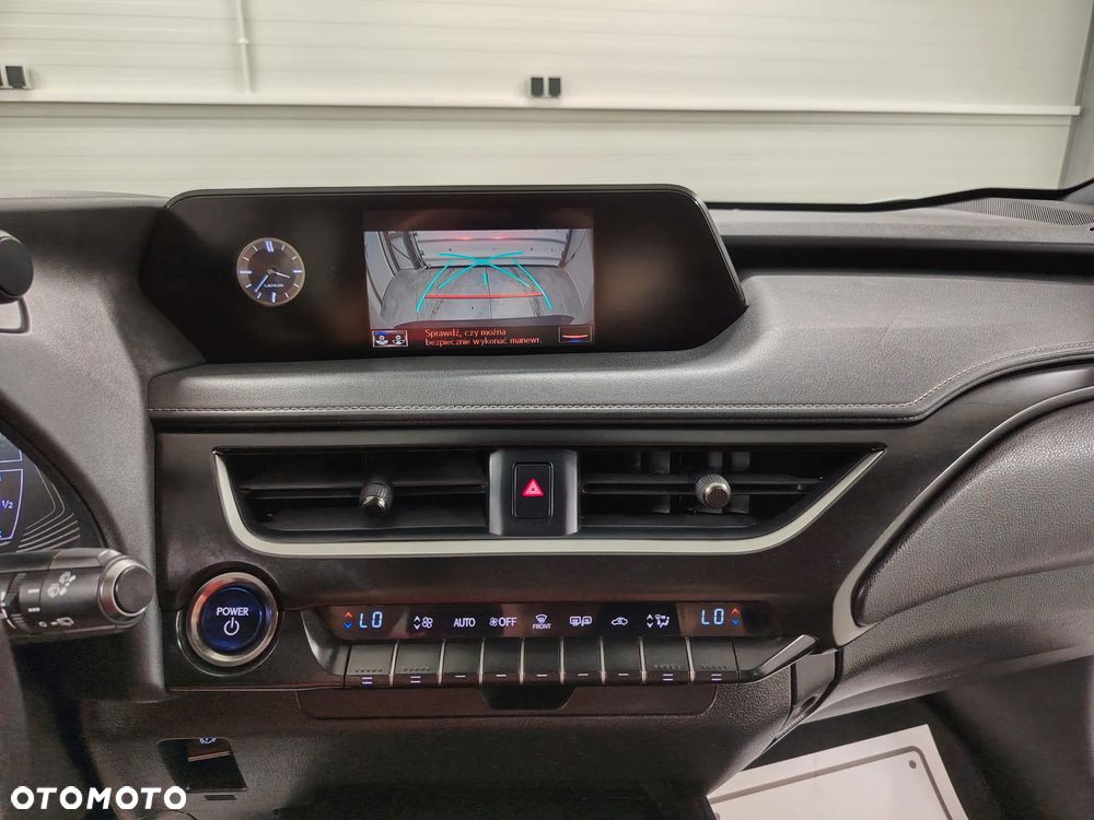 Lexus UX 250h Elegance 2WD - 33