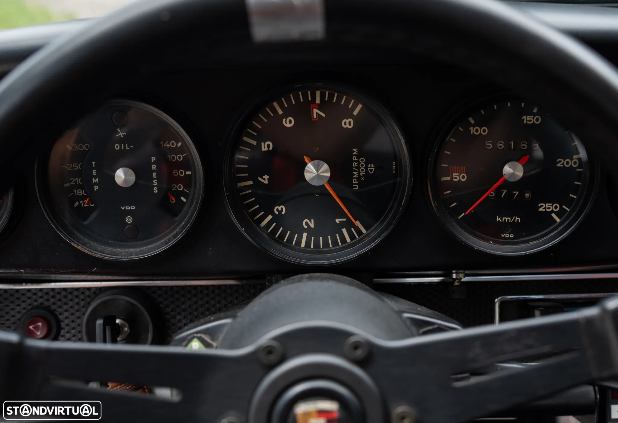 Porsche 911 Série F - 40