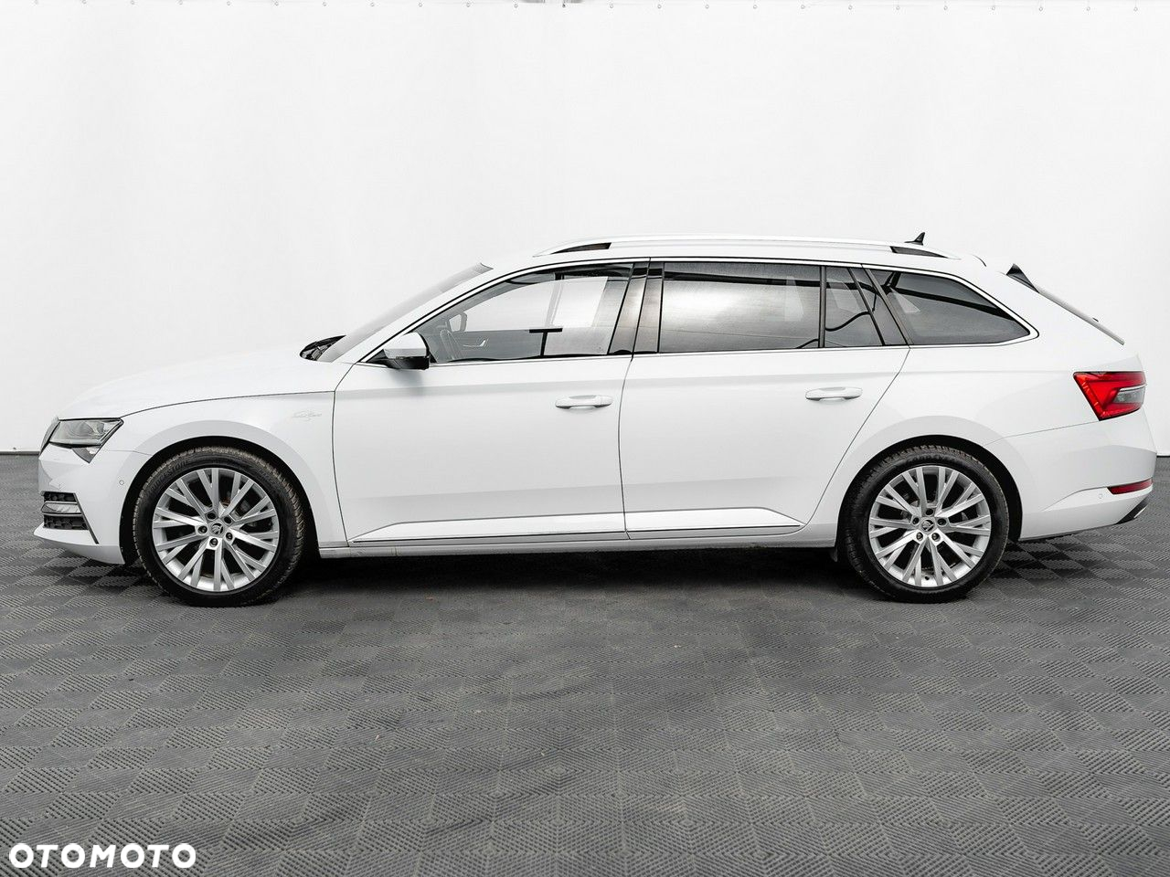 Skoda Superb 2.0 TDI SCR L&K DSG - 10