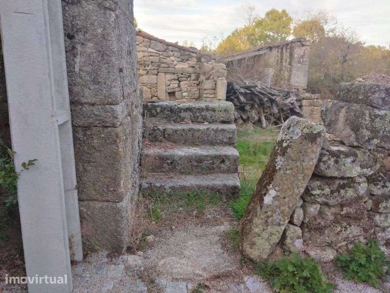 Ruina - localidade próxima da cidade da Guarda - Grande imagem: 5/10