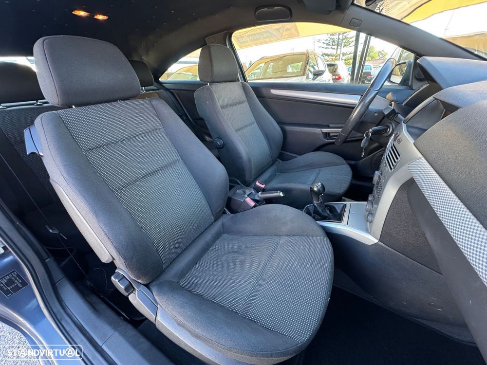 Opel Astra GTC 1.3 CDTi - 21