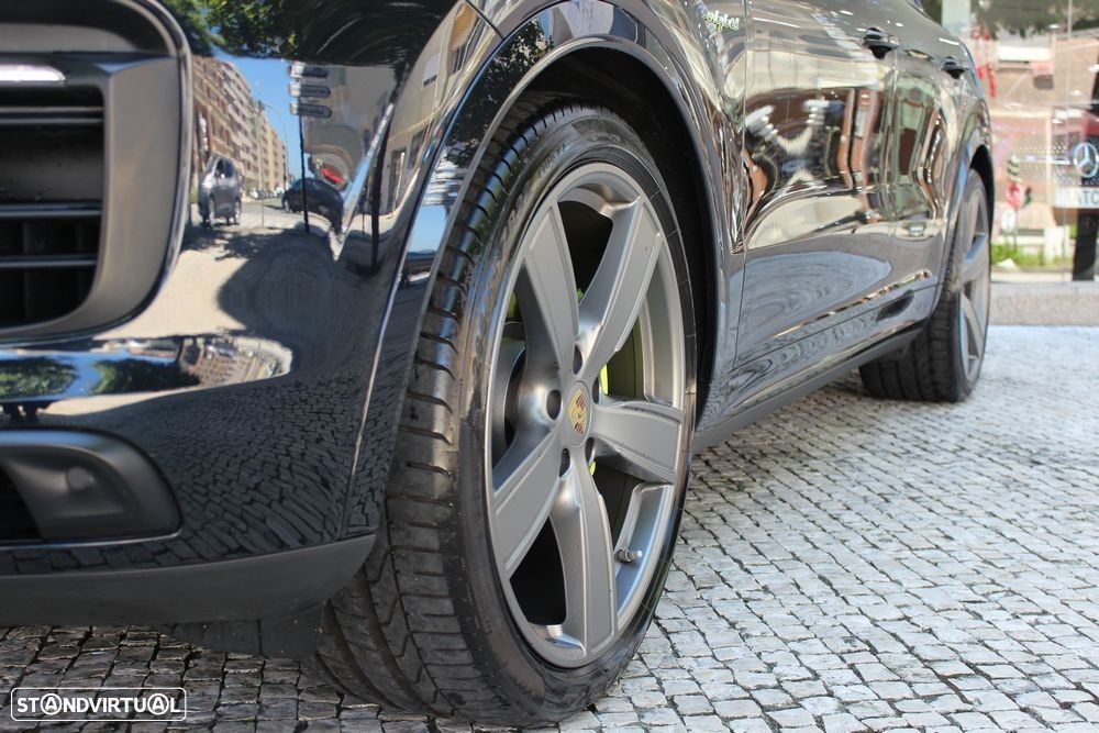 Porsche Cayenne Coupé E-Hybrid - 7