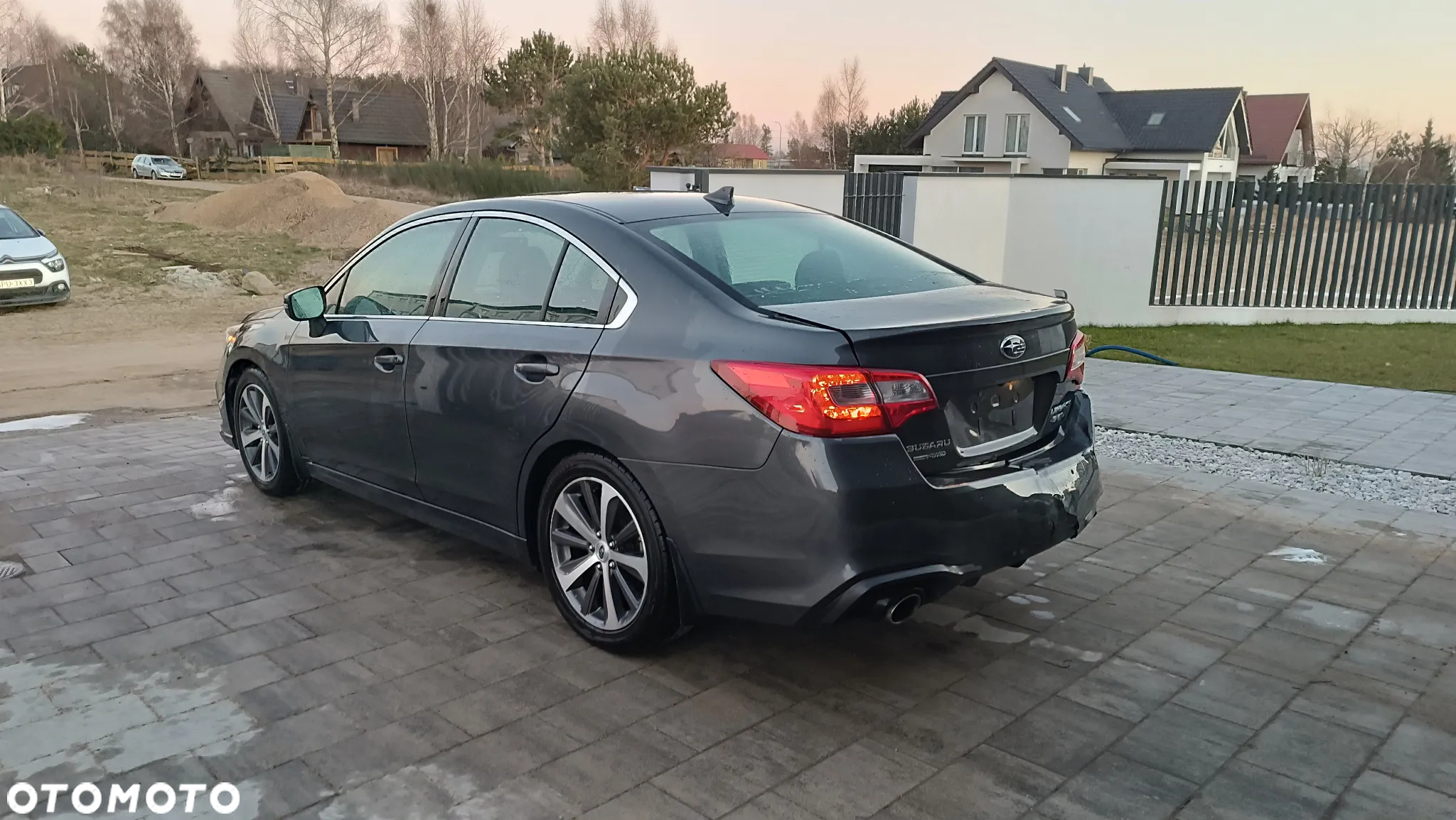 Subaru Legacy - 5