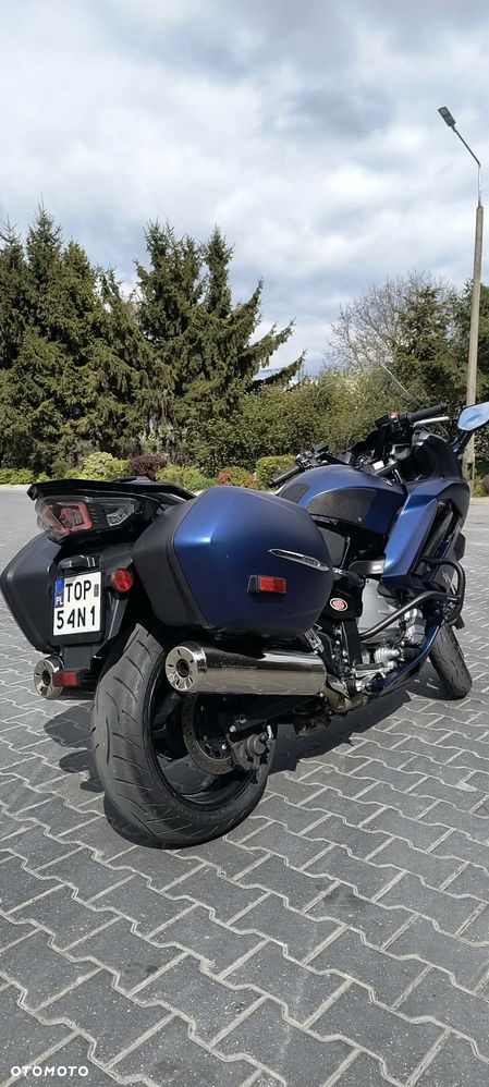 Yamaha FJR - 6