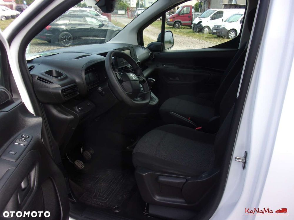 Toyota Proace City - 30