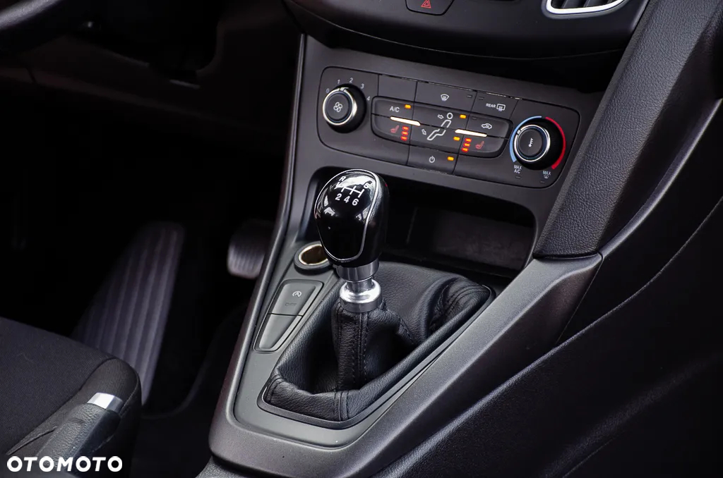 Ford Focus 1.5 EcoBlue Start-Stopp-System TITANIUM - 30