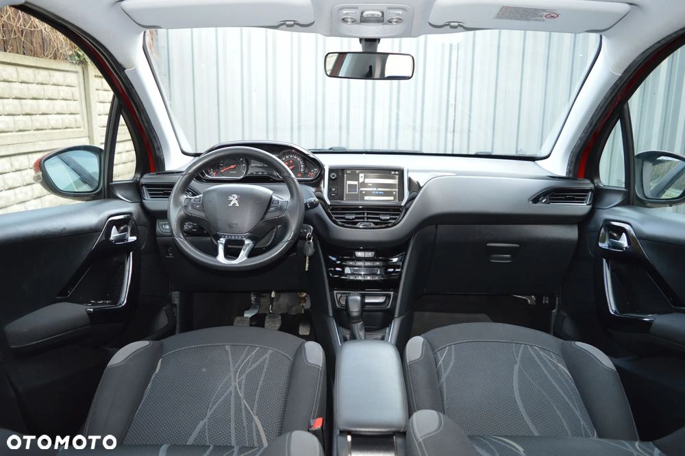 Peugeot 208 - 15