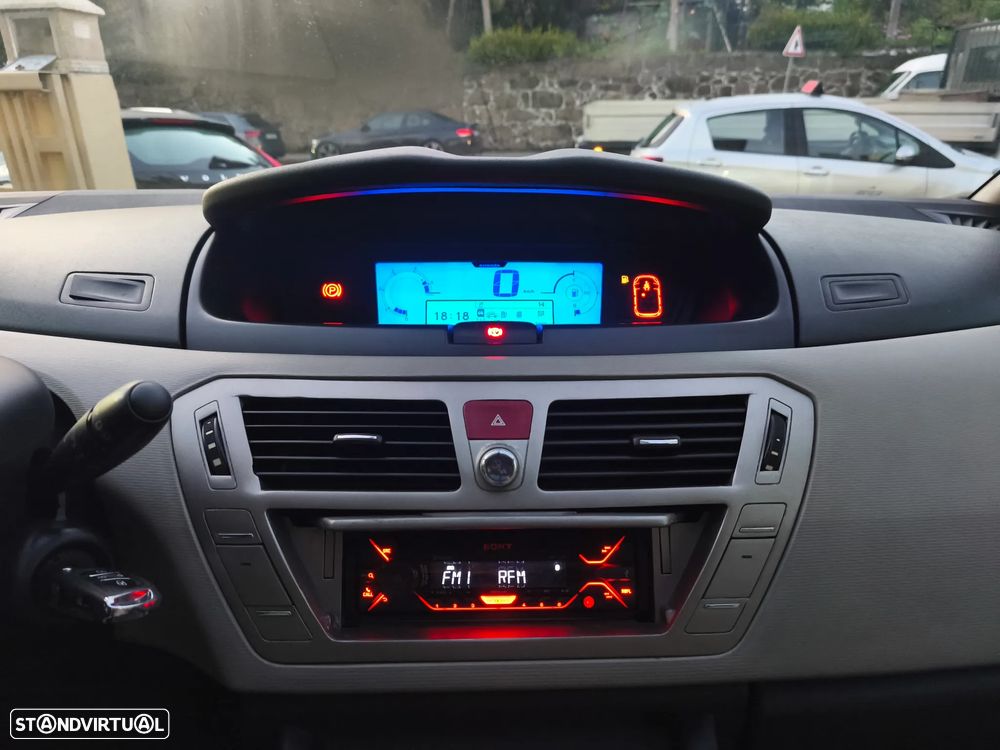 Citroën C4 Picasso 1.6 HDi Exclusive - 30