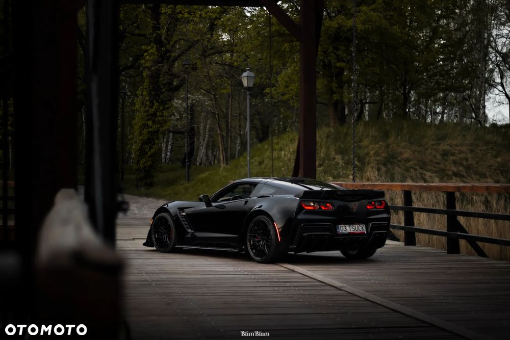 Chevrolet Corvette - 19