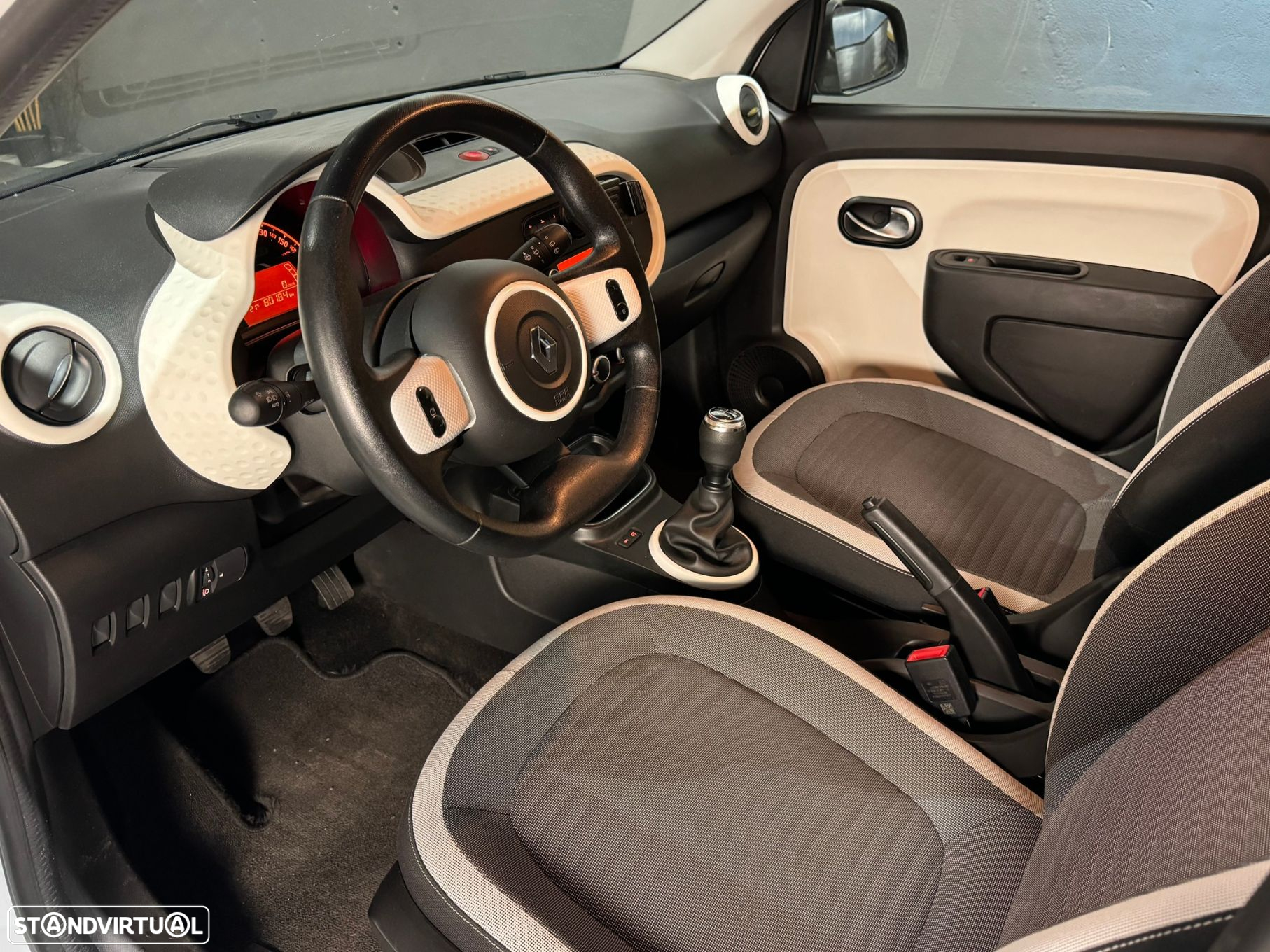 Renault Twingo SCe 75 INTENS - 10