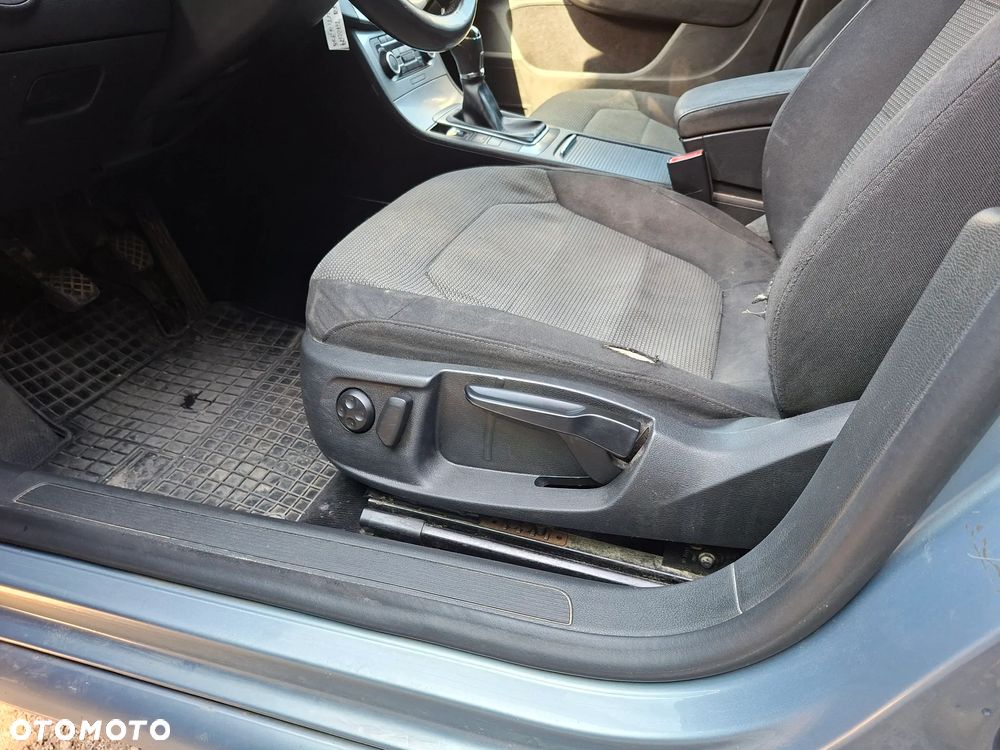 Volkswagen Passat 2.0 TDI DPF Comfortline - 18