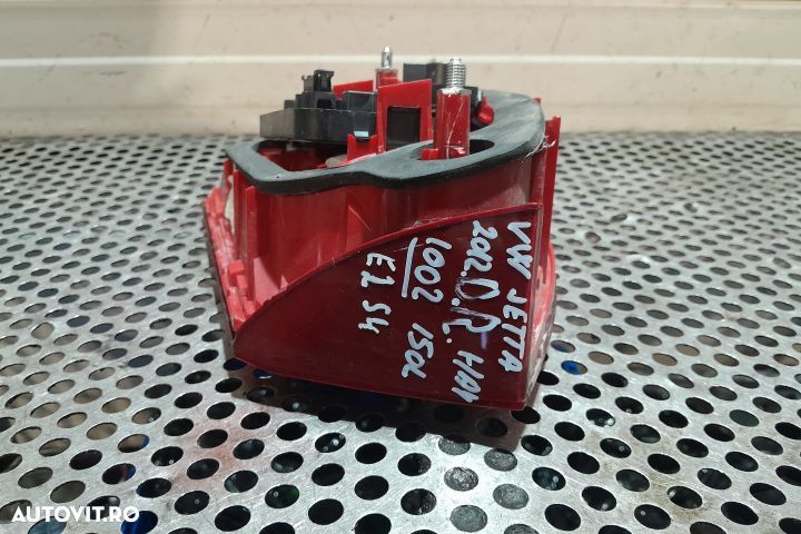 Lampa / Tripla stop dreapta pe capota portbagaj Volkswagen VW Jetta 6 - 4