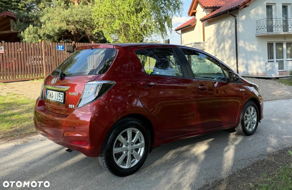 Toyota Yaris Hybrid 100 Premium EU6 - 7