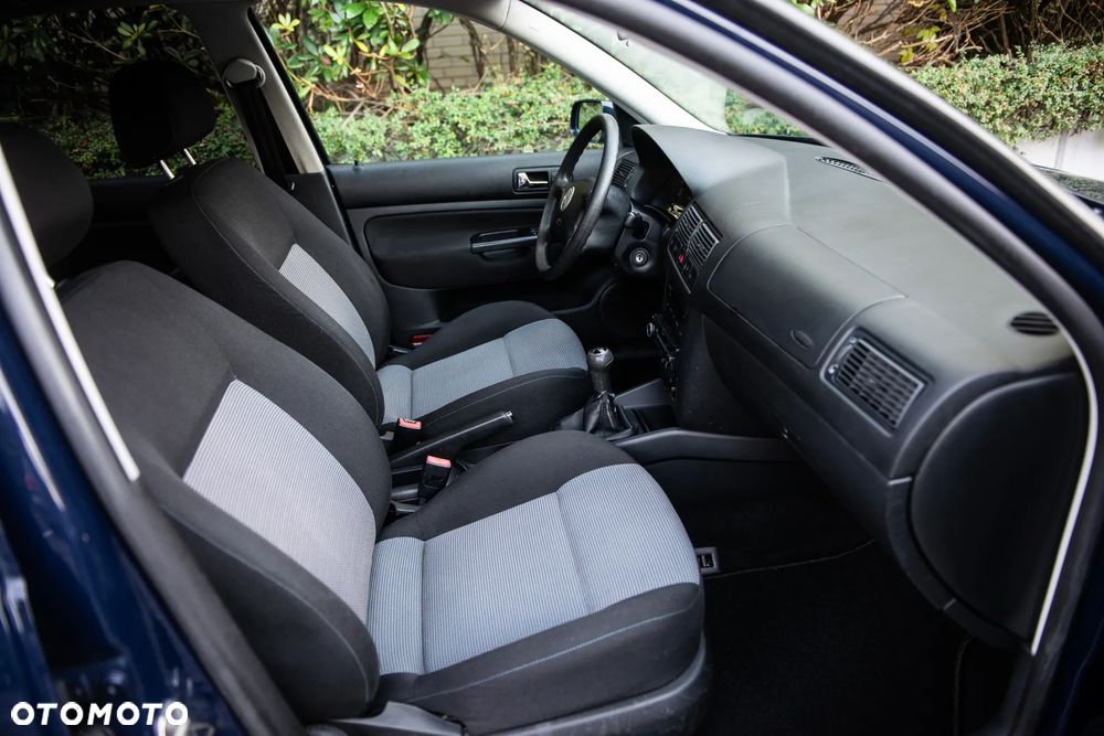 Volkswagen Golf 1.4 Comfortline - 26