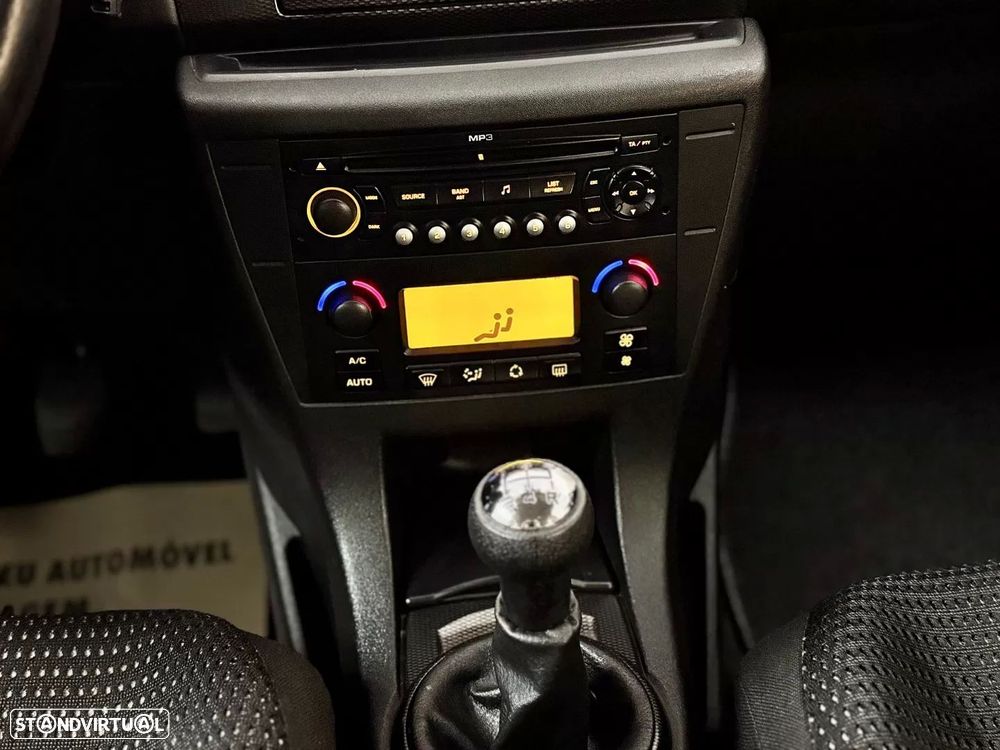 Citroën C4 1.6 HDi Exclusive - 24