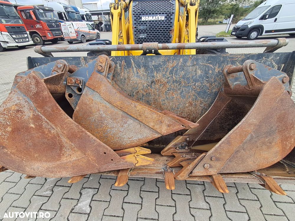 Komatsu wb93r-8 4x4 cupa multifunctionala 4 cupe brat telescopic - 16