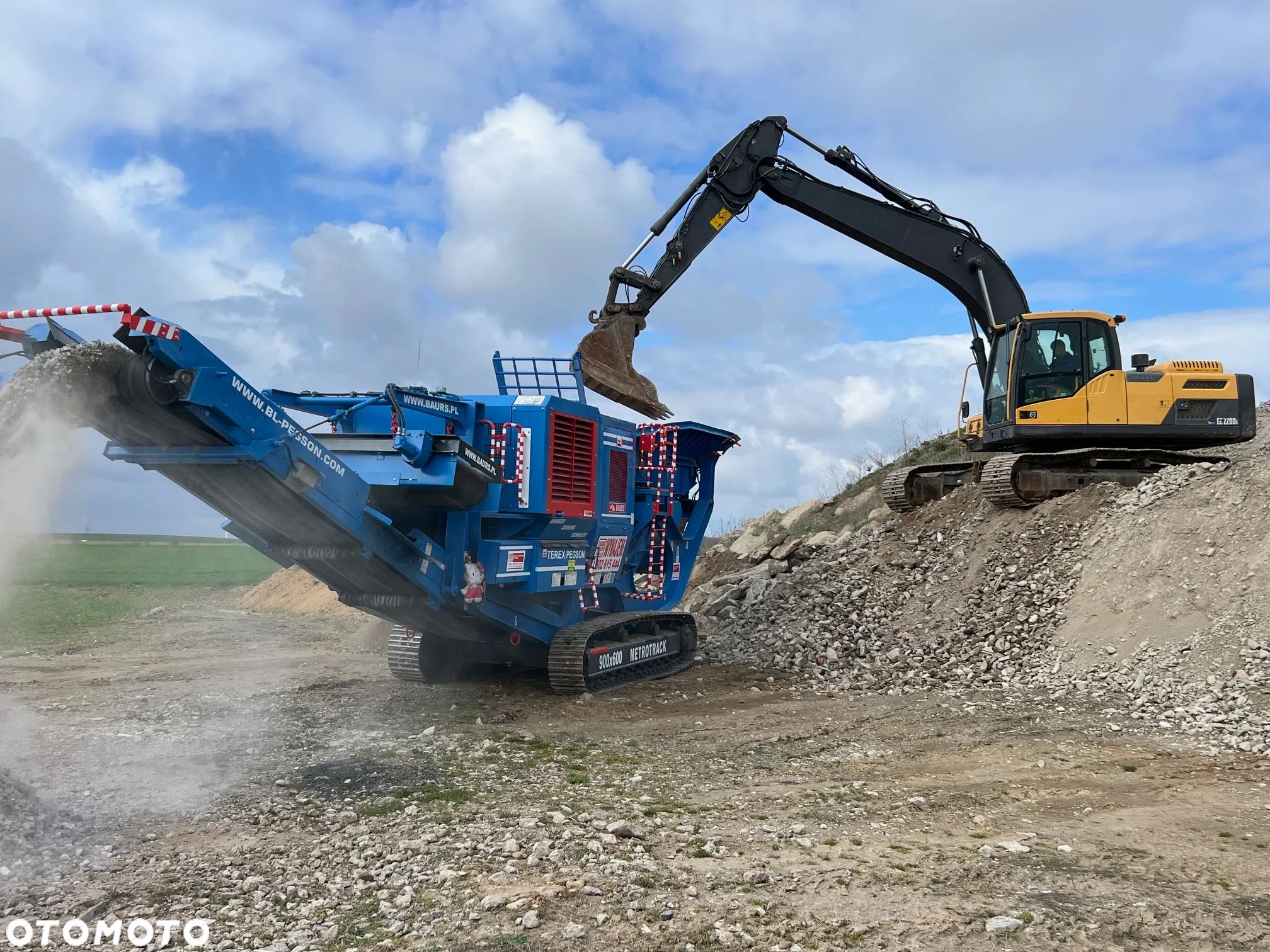 Terex wynajem kruszarka szczękowa samojezdna + koparka gąsienicowa z młotem i gryzakiem - 1