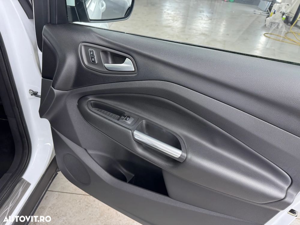 Ford Kuga 2.0 TDCi 4x4 Aut. Titanium - 28