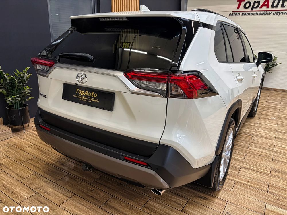 Toyota RAV4 - 8