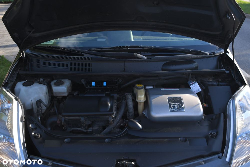 Toyota Prius - 13