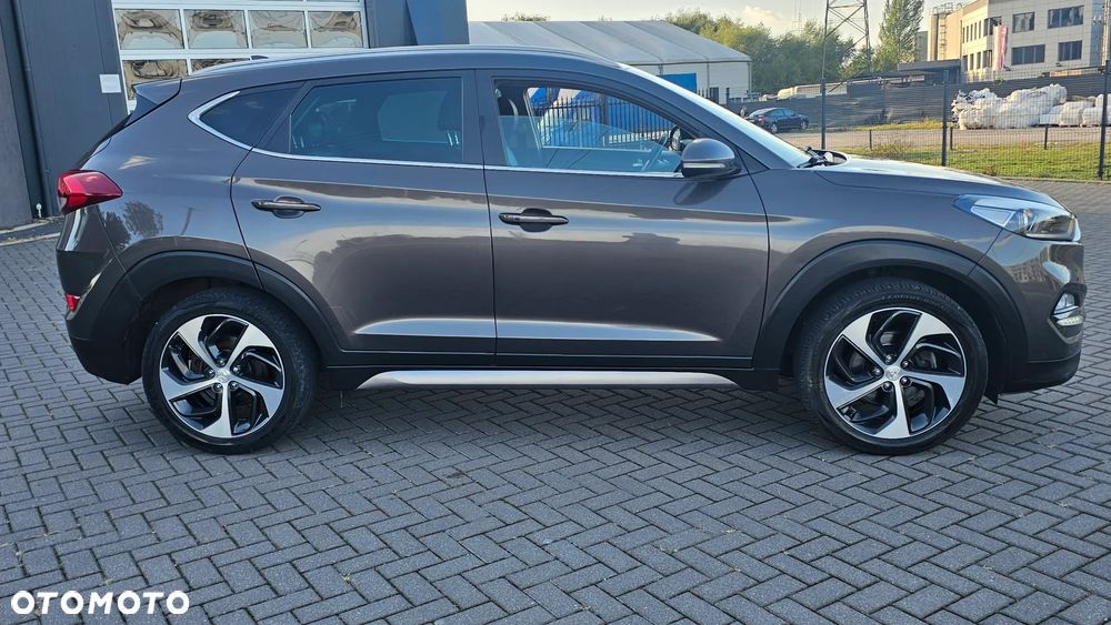 Hyundai Tucson 1.7 CRDI BlueDrive TourdePologne 2WD - 11