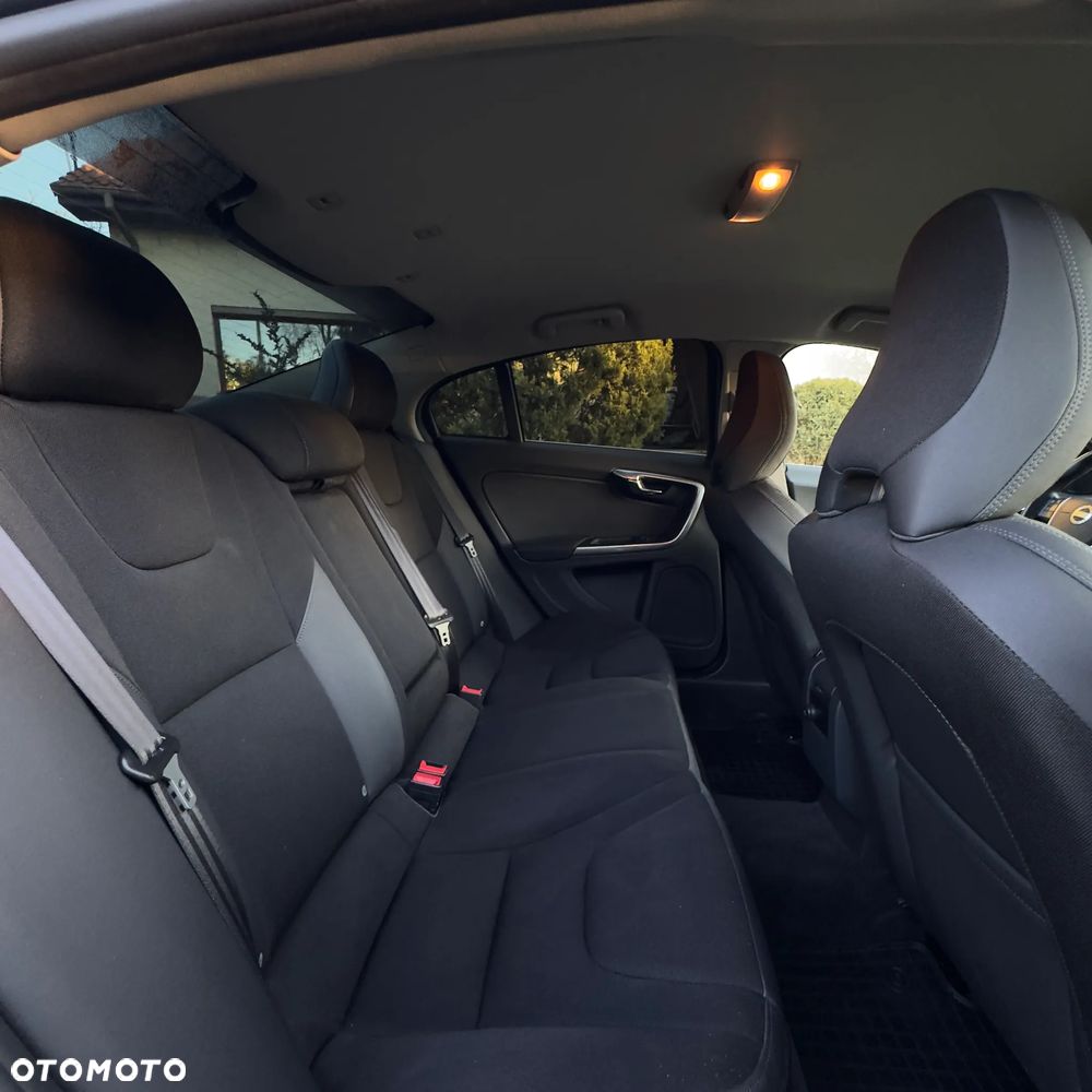Volvo S60 D3 Momentum - 15