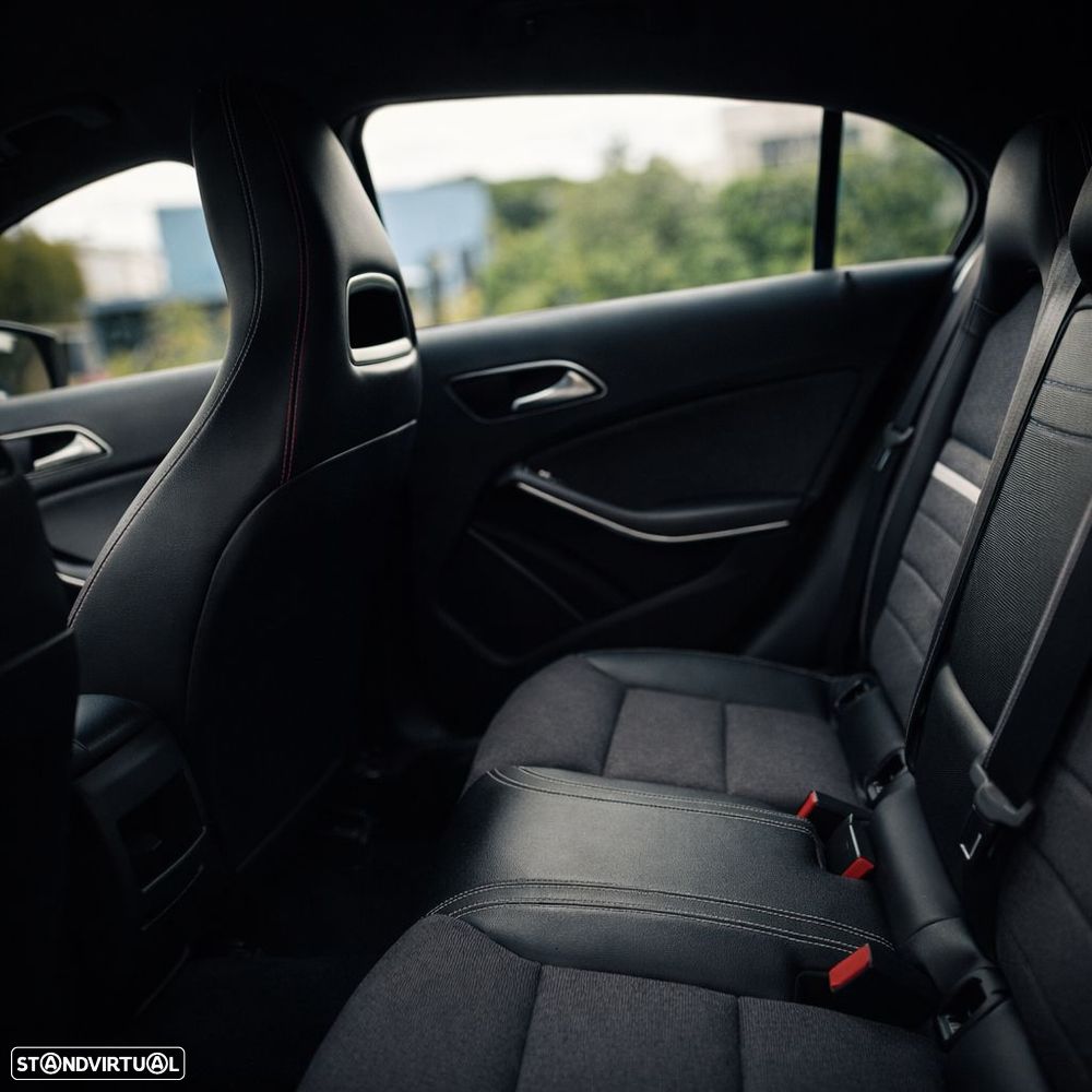 Mercedes-Benz A 180 CDI (BlueEFFICIENCY) Urban - 37