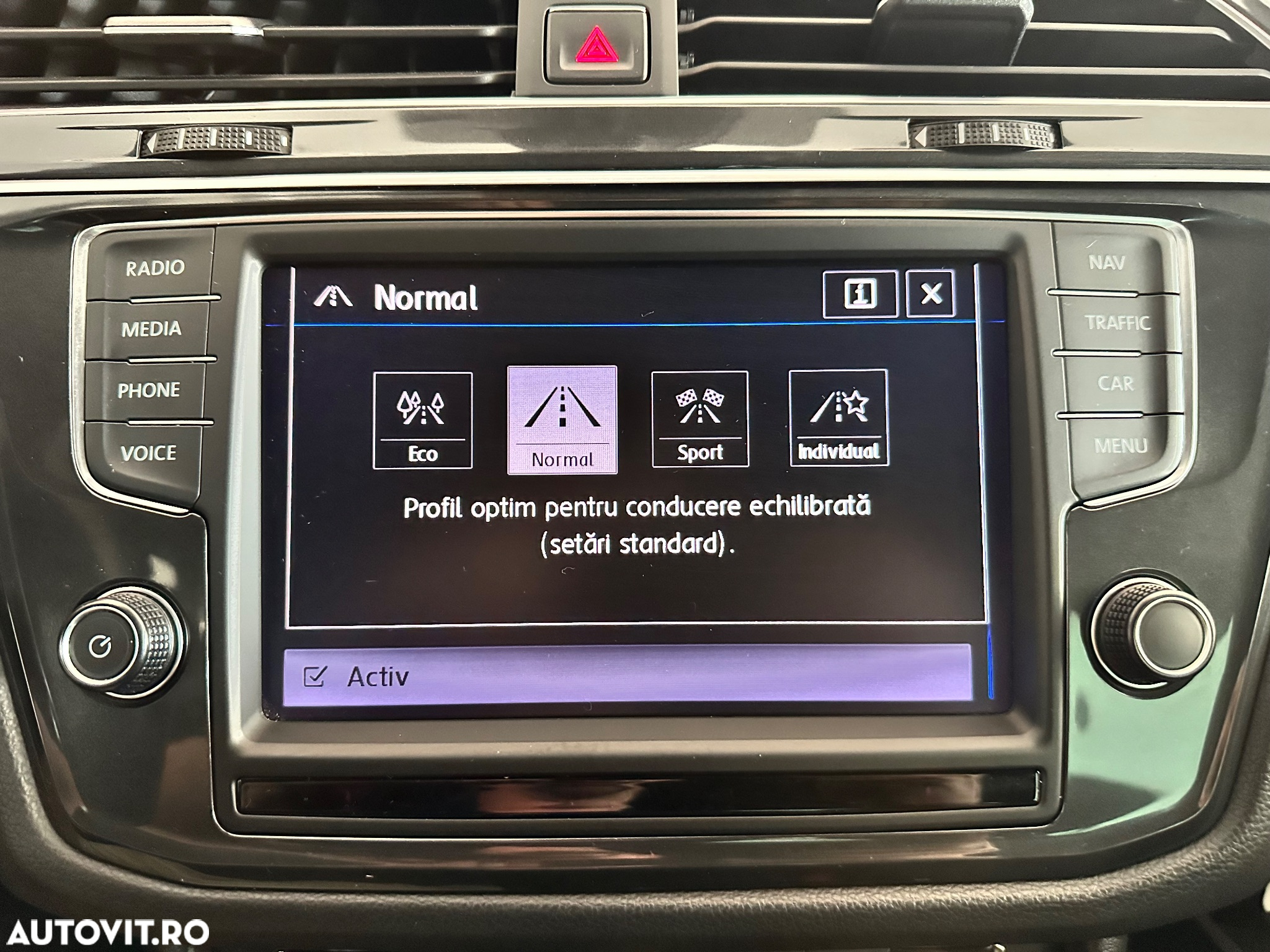 Volkswagen Tiguan 2.0 TDI SCR 4MOTION DSG R-Line - 22