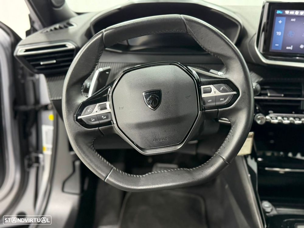 Peugeot 2008 1.2 PureTech Allure EAT8 - 8