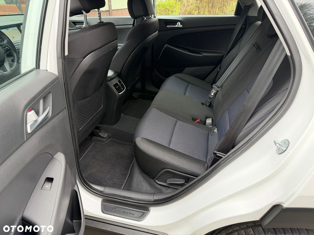 Hyundai Tucson 1.6 GDI BlueDrive Style 2WD - 25