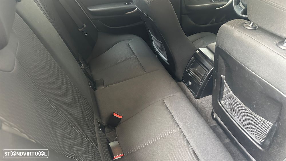 BMW 116 d EfficientDynamics Edition Urban Line - 13