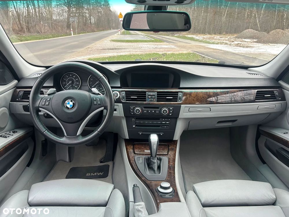 BMW Seria 3 335i - 11