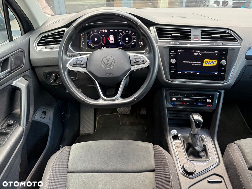 Volkswagen Tiguan - 11