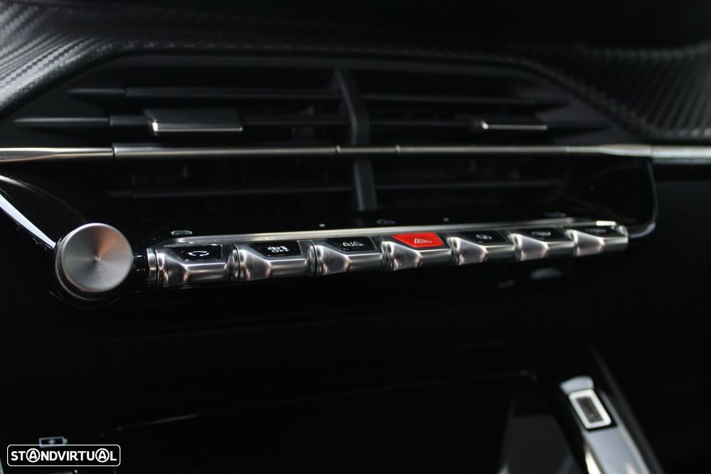 Peugeot 2008 1.2 PureTech Allure EAT8 - 32